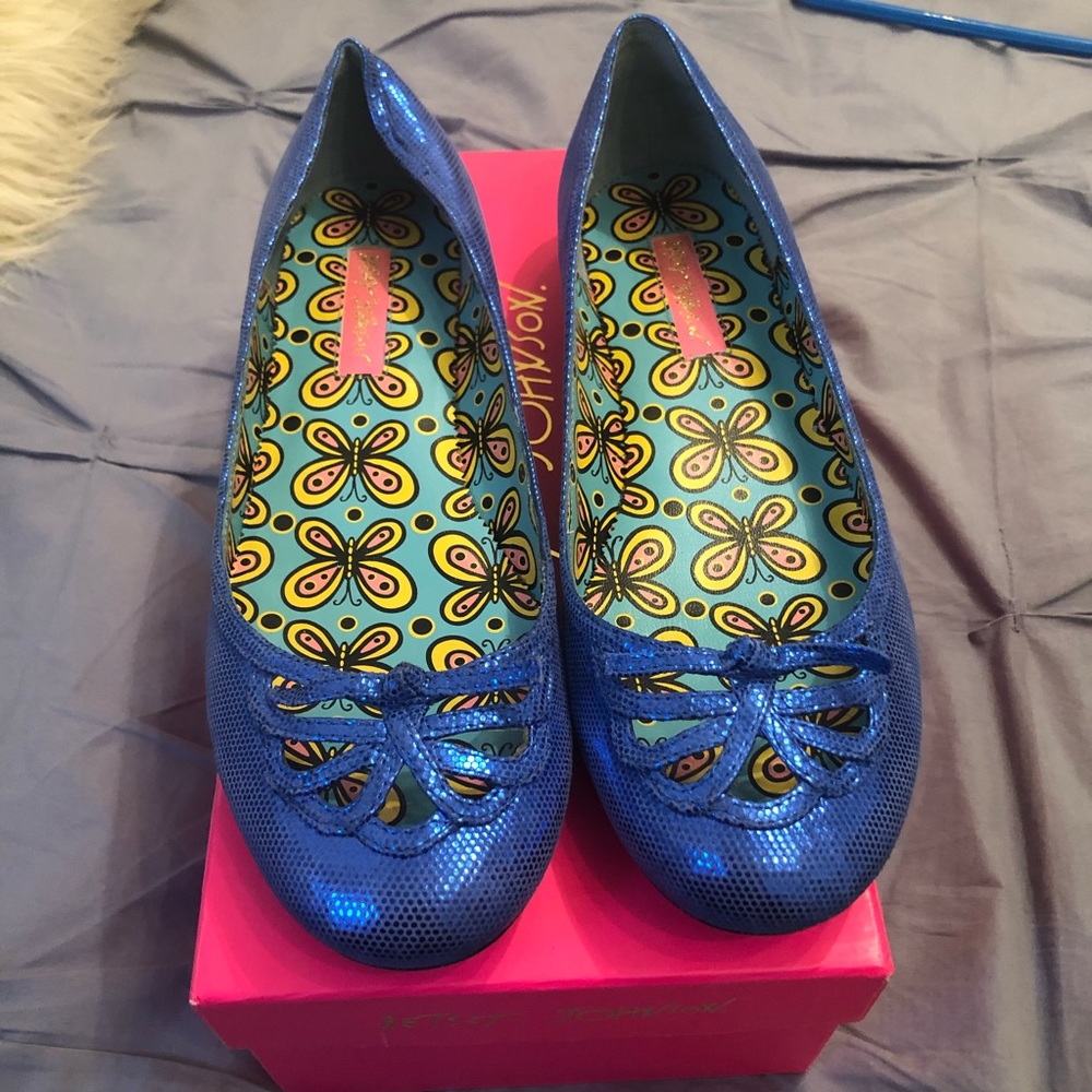 Betsey Johnson Flats